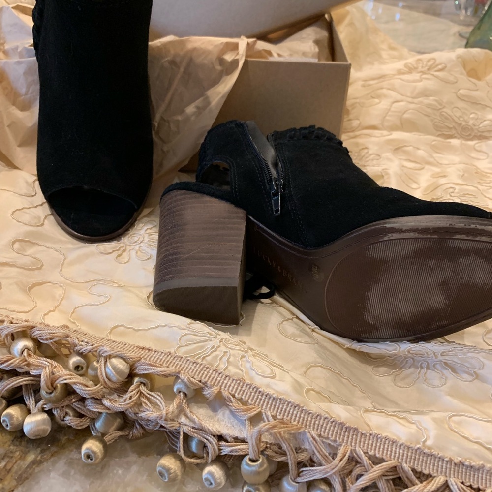 Lucky booties black suede... lots of details - Picture 2 of 8